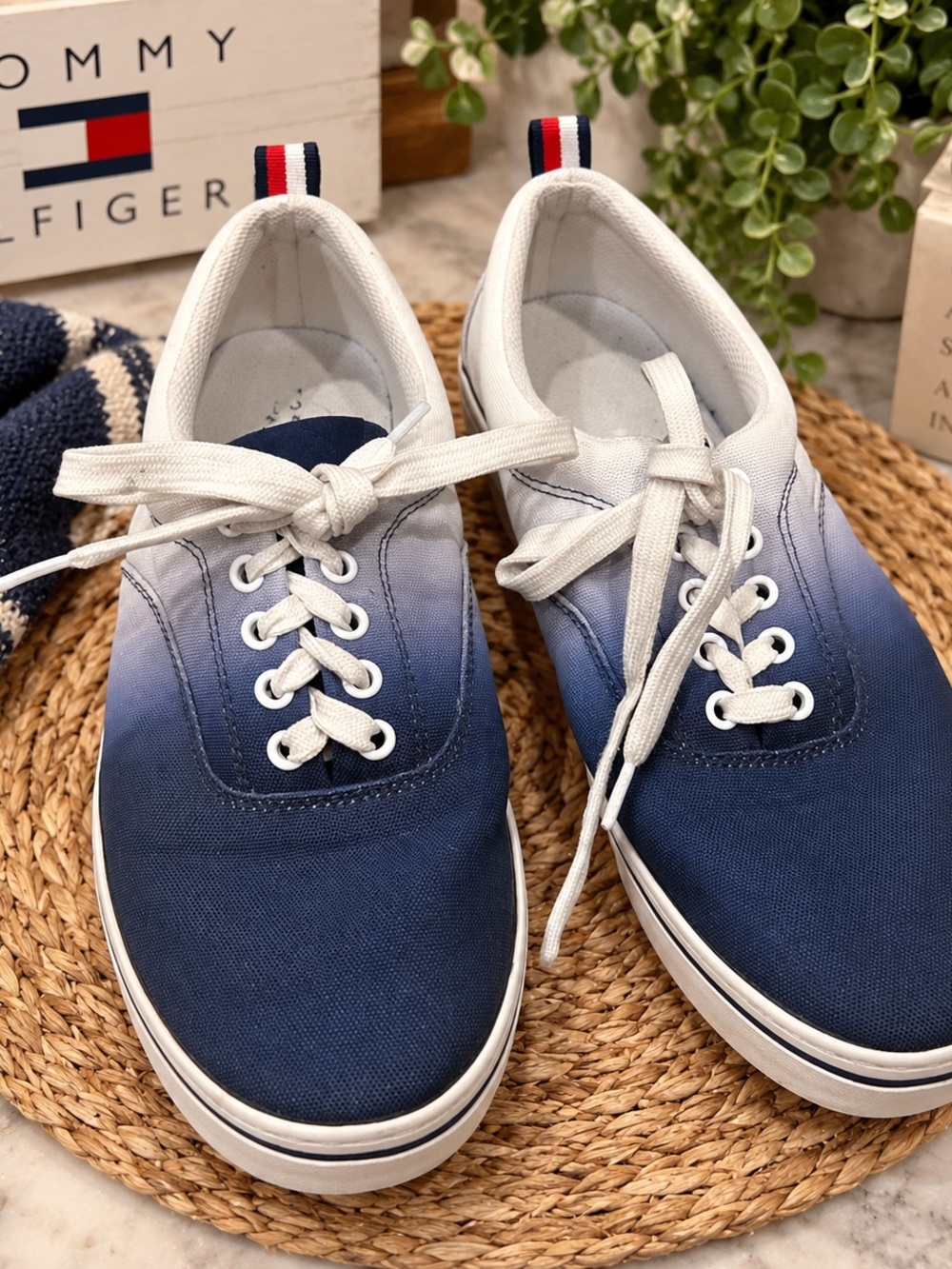 Tommy Hilfiger Navy Ombre Sneakers | Preppy Coastal Casual Shoes Size 9